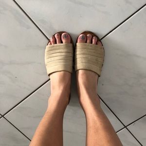 Kenneth Cole Slip on Sandals